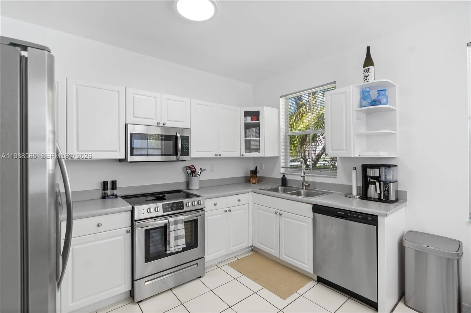 1120 Canella Ln, Hollywood, FL 33019 photo 5