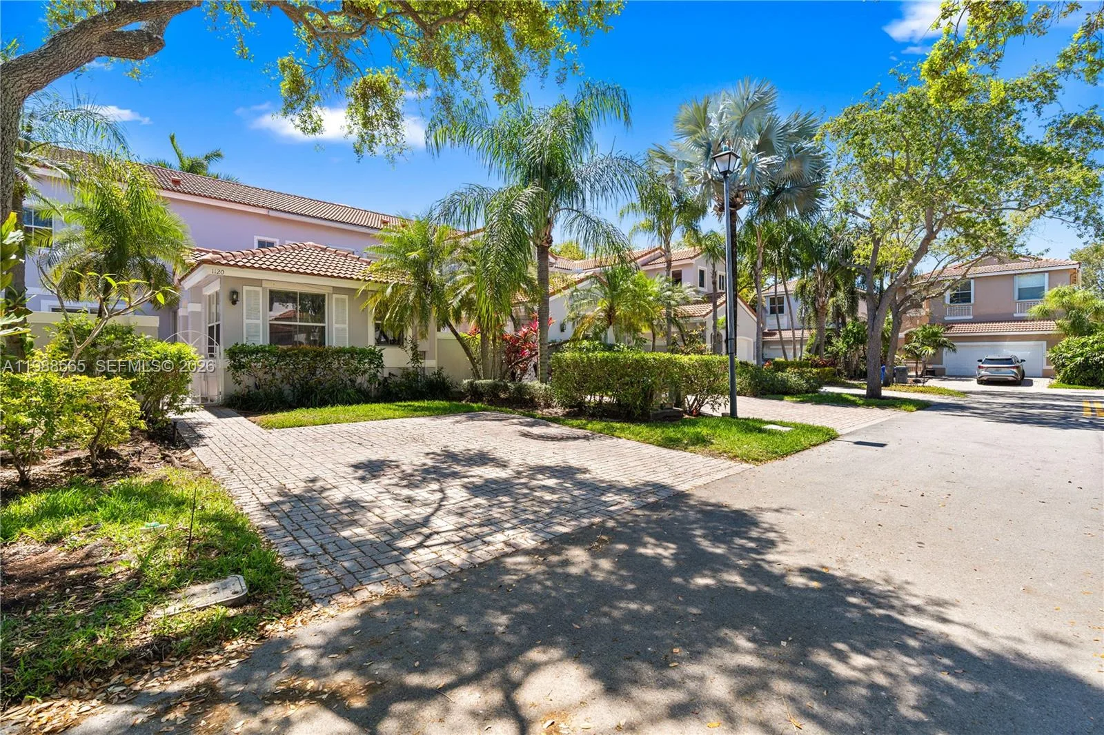 1120 Canella Ln, Hollywood, FL 33019 photo 8