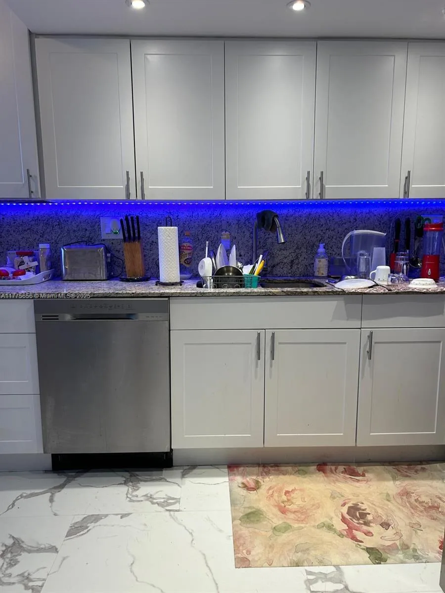 17890 W Dixie Highway # 714, North Miami Beach, FL 33160 photo 3