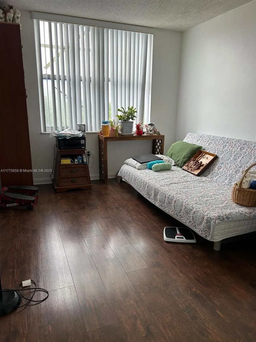 17890 W Dixie Highway # 714, North Miami Beach, FL 33160 photo 8