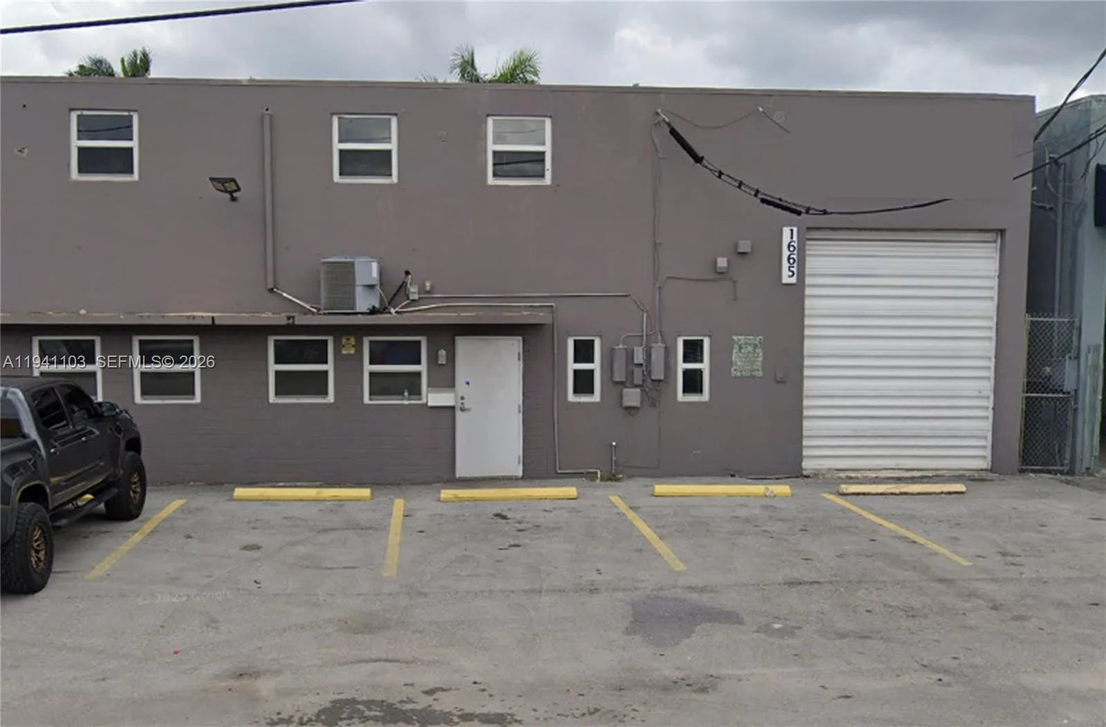 1665 W 33rd Pl, Hialeah, FL 33012