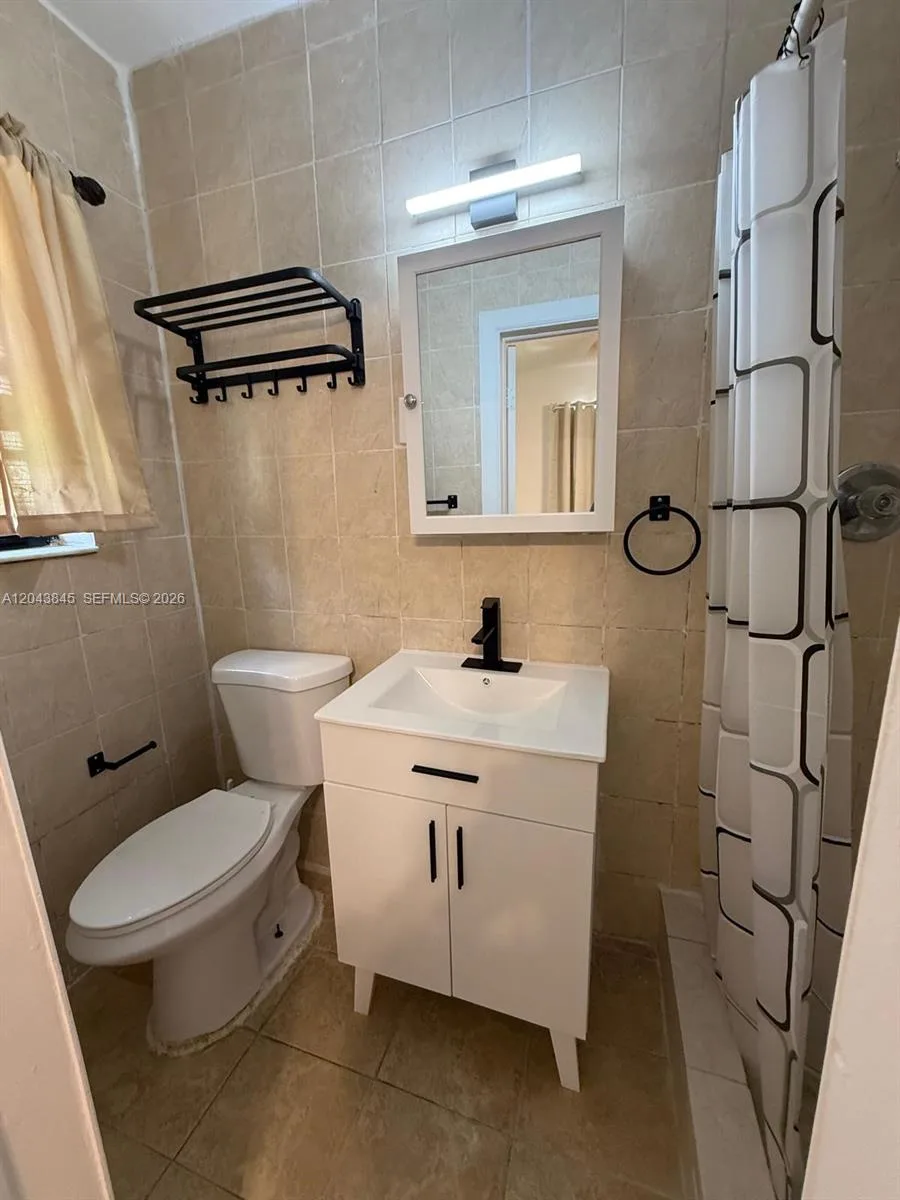 1301 NE 110th St # 3, Miami, FL 33161 photo 2