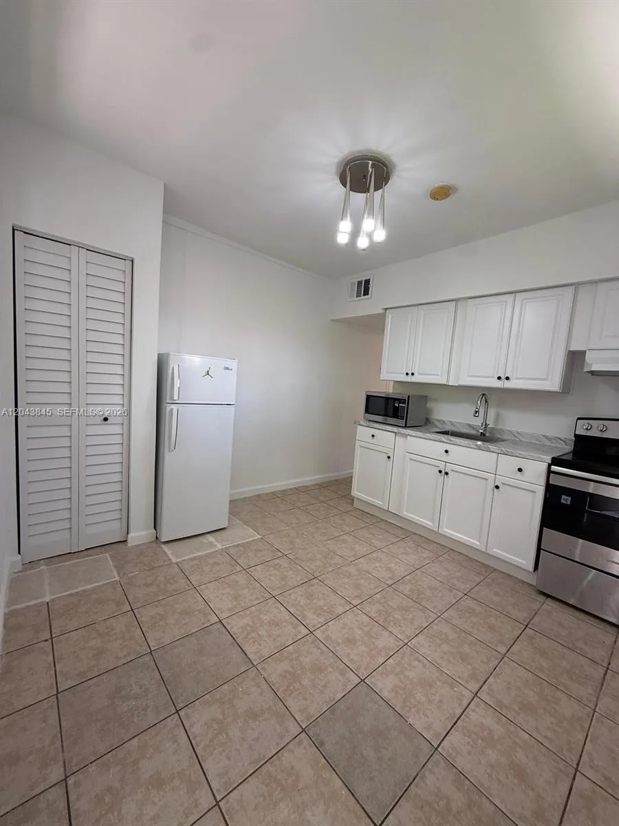 1301 NE 110th St # 3, Miami, FL 33161 photo 5