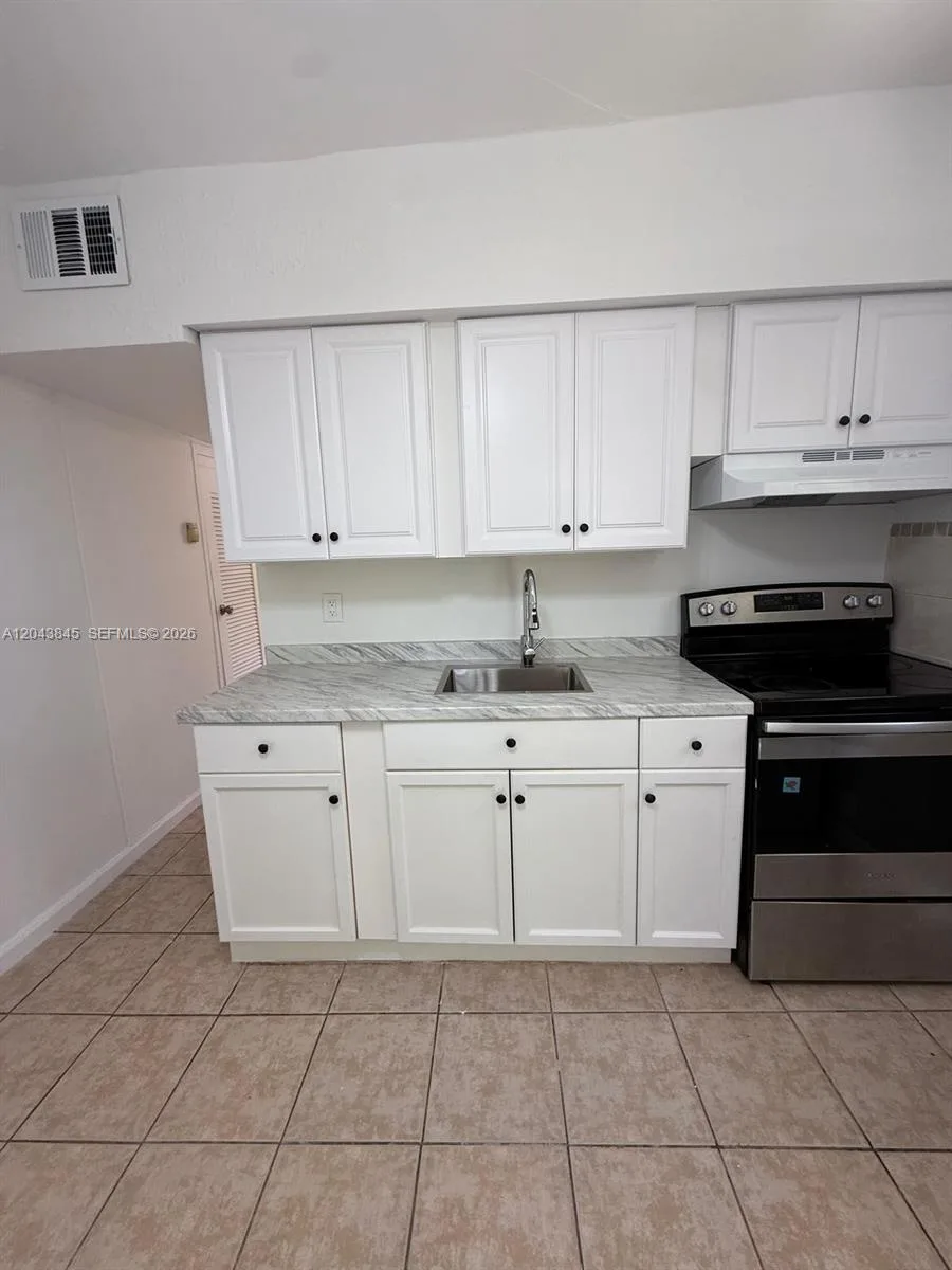 1301 NE 110th St # 3, Miami, FL 33161 photo 6