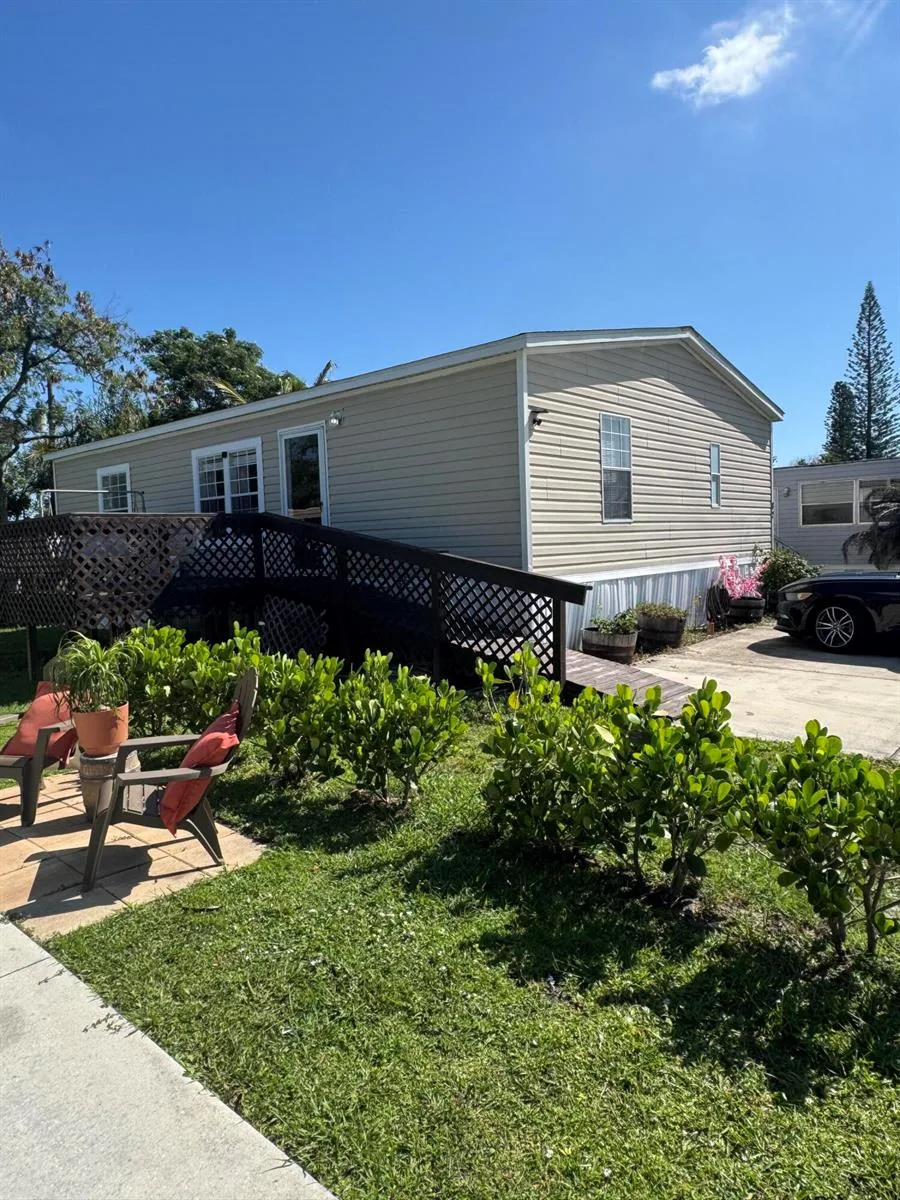 5000 SE Federal Highway # 82, Stuart, FL 34997
