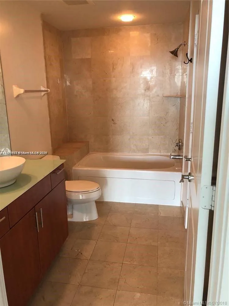 315 NE 3rd Ave # 2009, Fort Lauderdale, FL 33301 photo 11