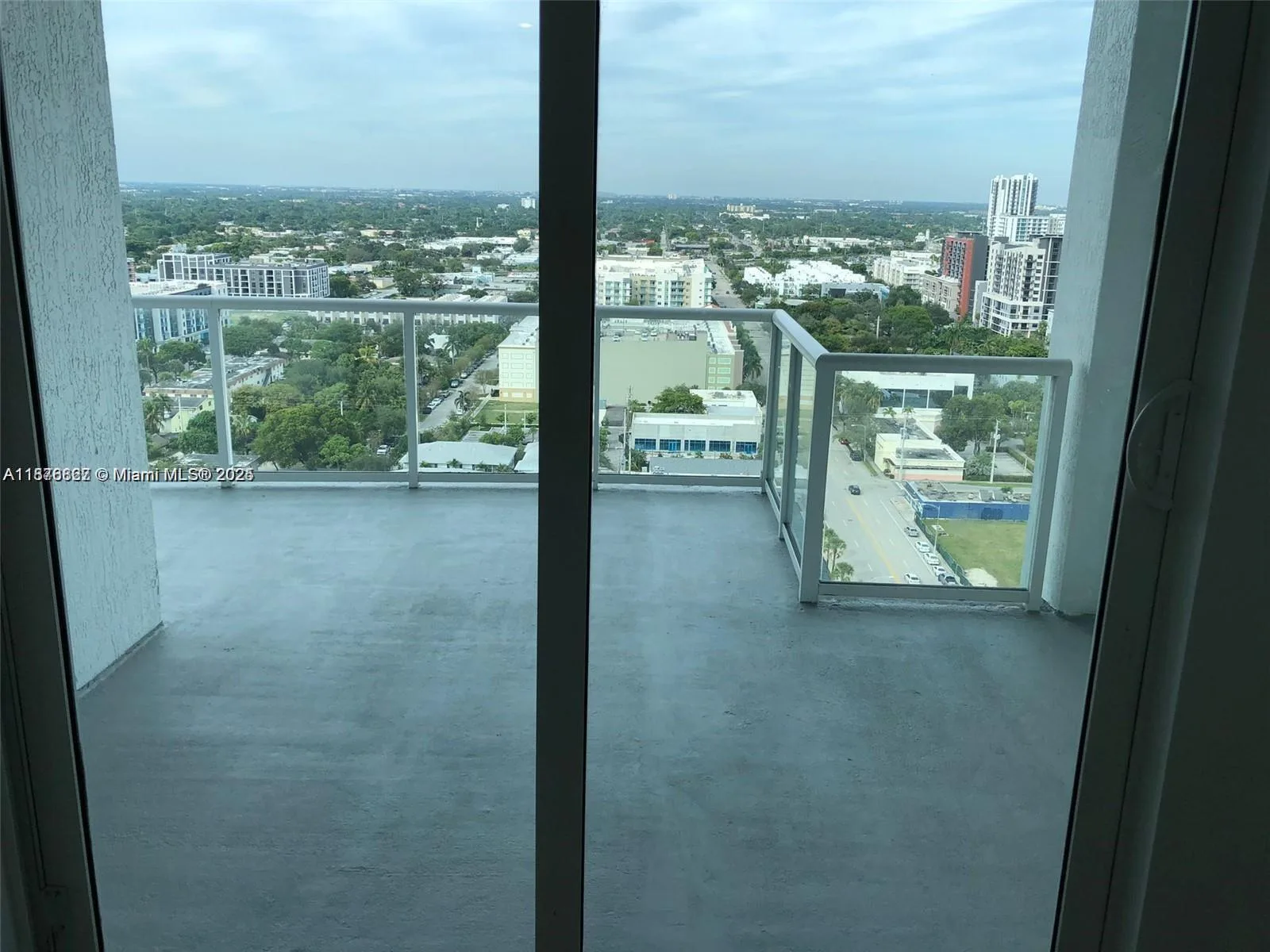 315 NE 3rd Ave # 2009, Fort Lauderdale, FL 33301 photo 13