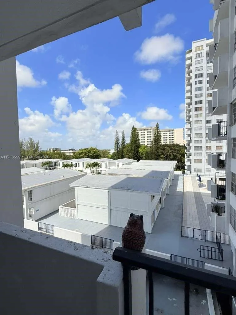 2750 NE 183rd St # 606, Aventura, FL 33160 photo 11