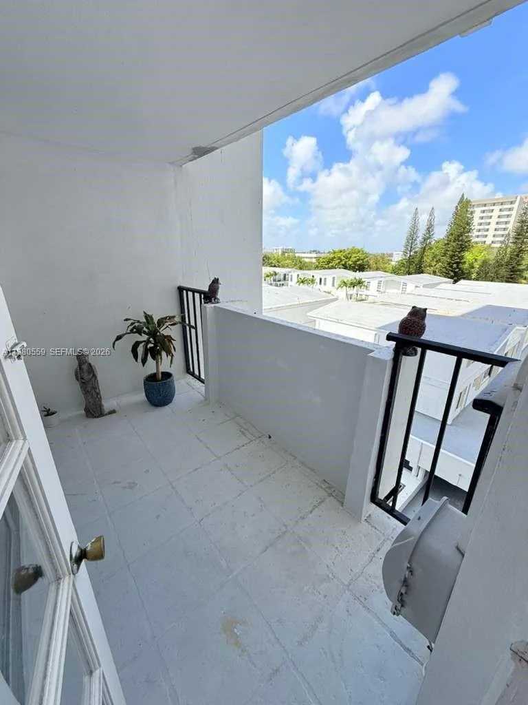 2750 NE 183rd St # 606, Aventura, FL 33160 photo 12