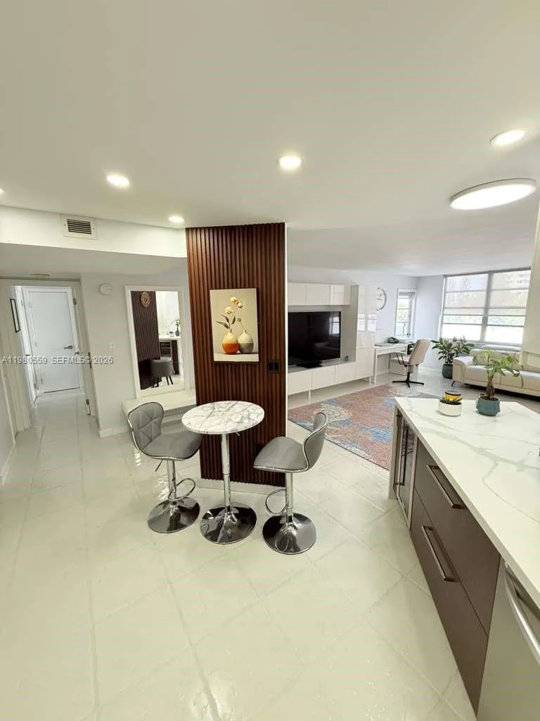 2750 NE 183rd St # 606, Aventura, FL 33160 photo 4