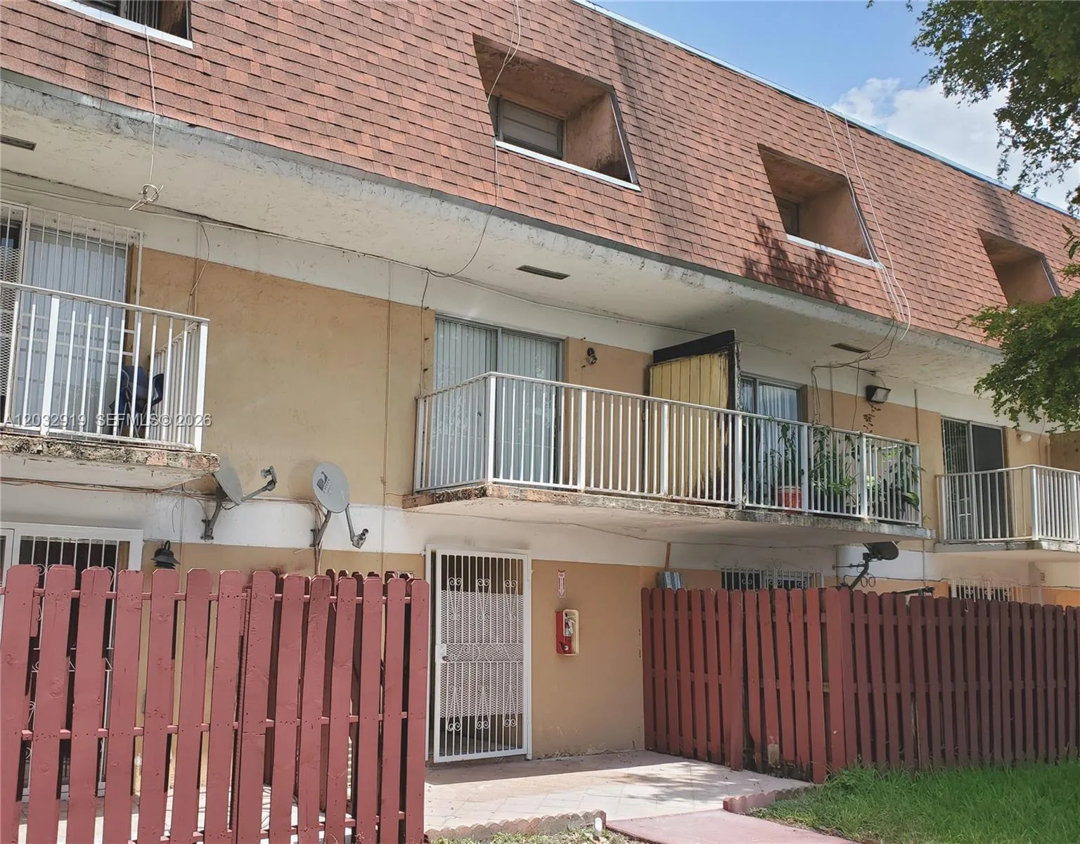 250 NW 107th Ave # 106, Miami, FL 33172