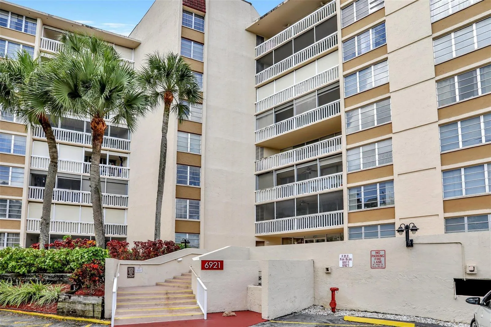 6921 Environ Boulevard # 6o, Lauderhill, FL 33319 photo 2