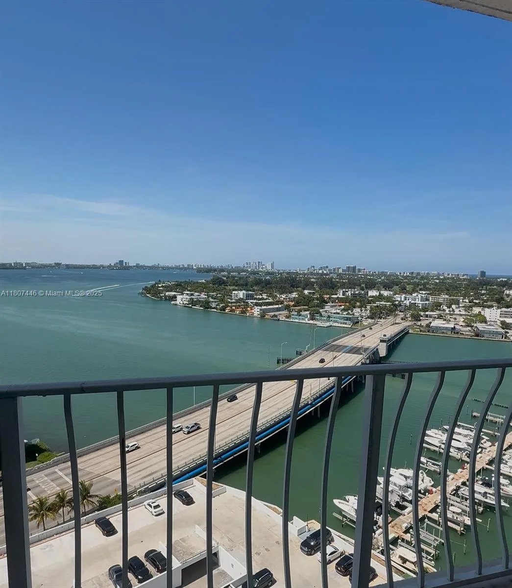 7601 E Treasure Dr # 2115, North Bay Village, FL 33141