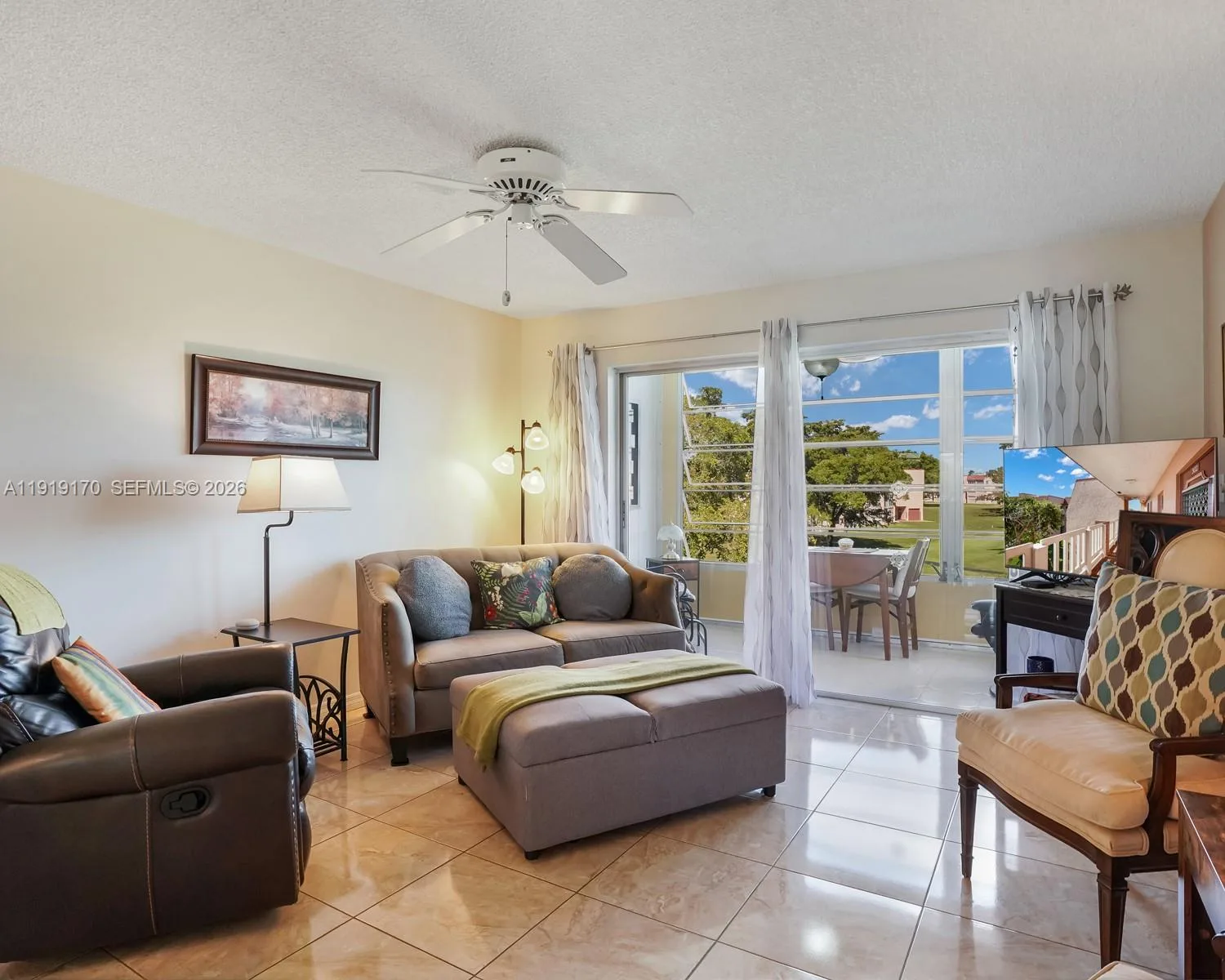 9401 Sunrise Lakes Blvd # 302, Sunrise, FL 33322 photo 3