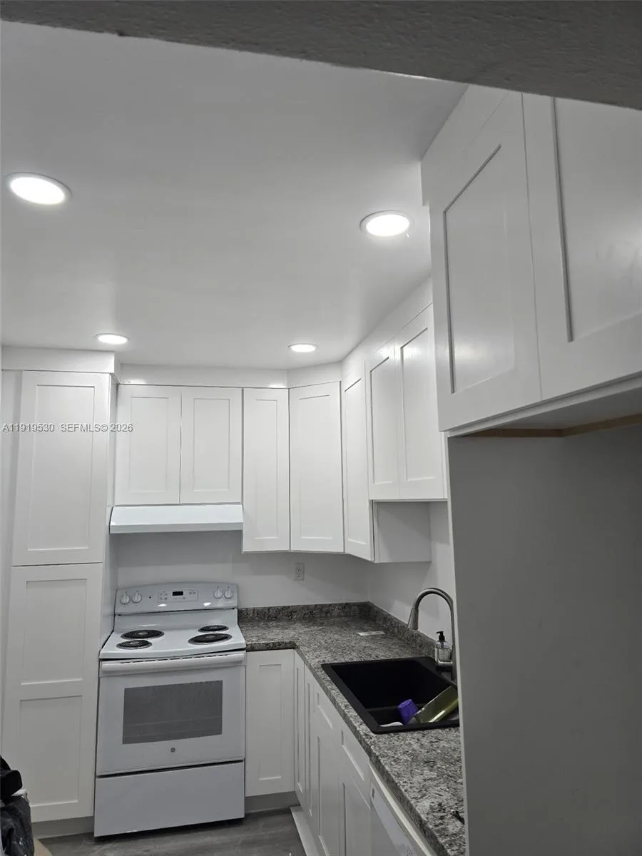 9159 SW 77th Ave # 211, Miami, FL 33156 photo 3