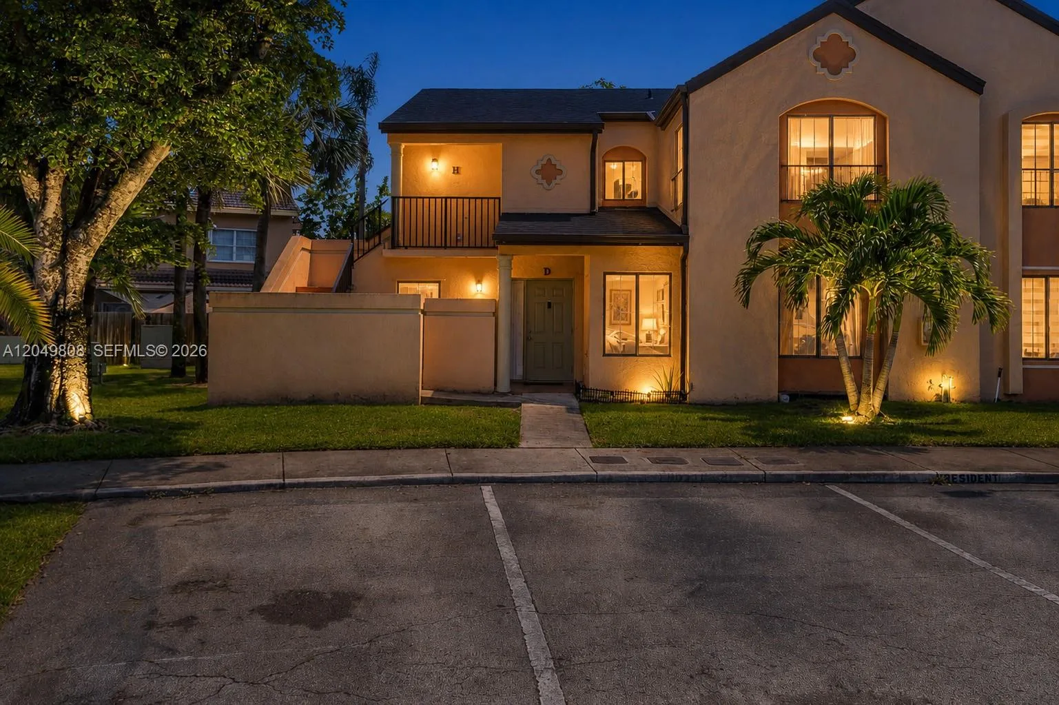 8211 NW 191st St # 3-H, Hialeah, FL 33015