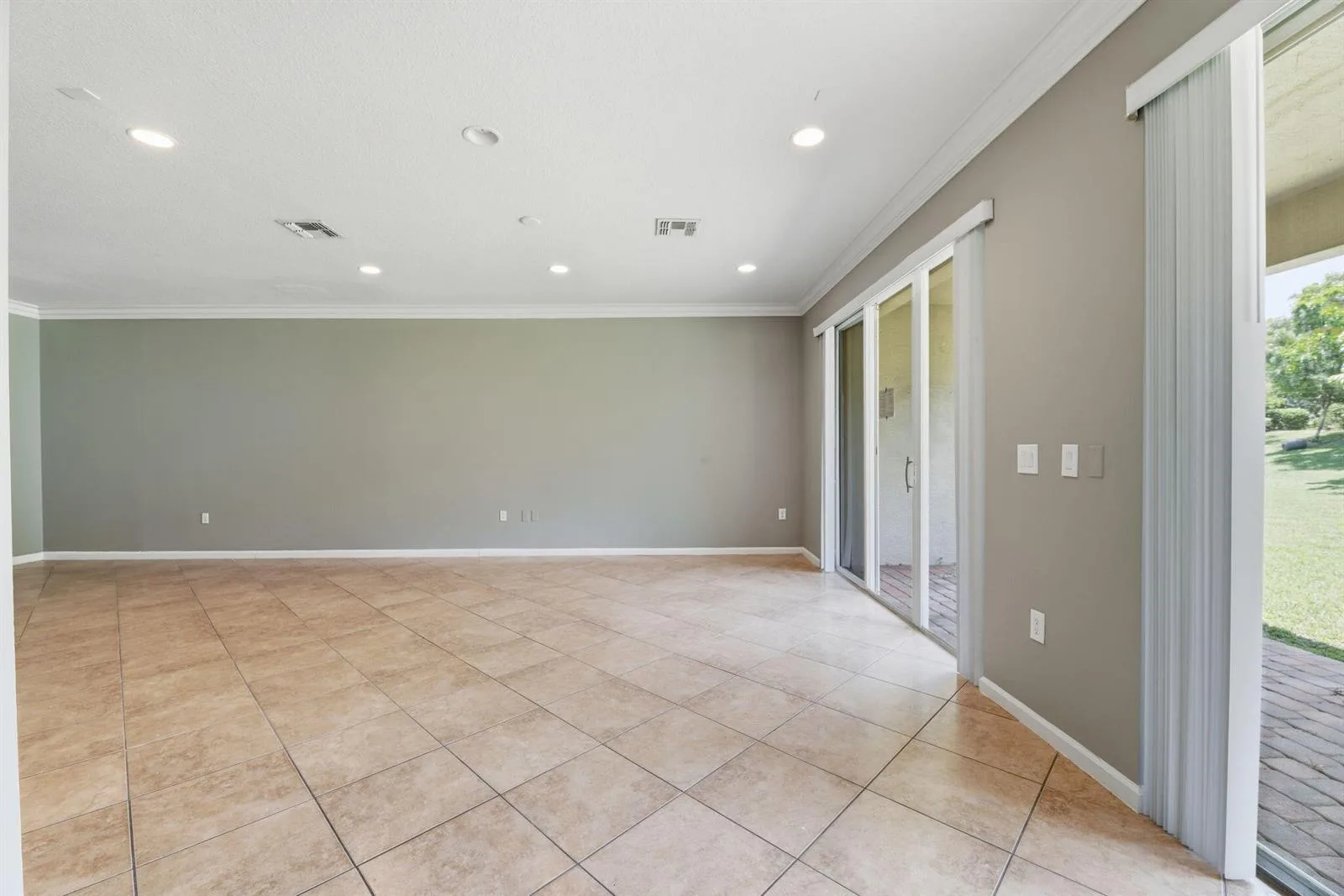 2709 Pienza Circle, Royal Palm Beach, FL 33411 photo 10