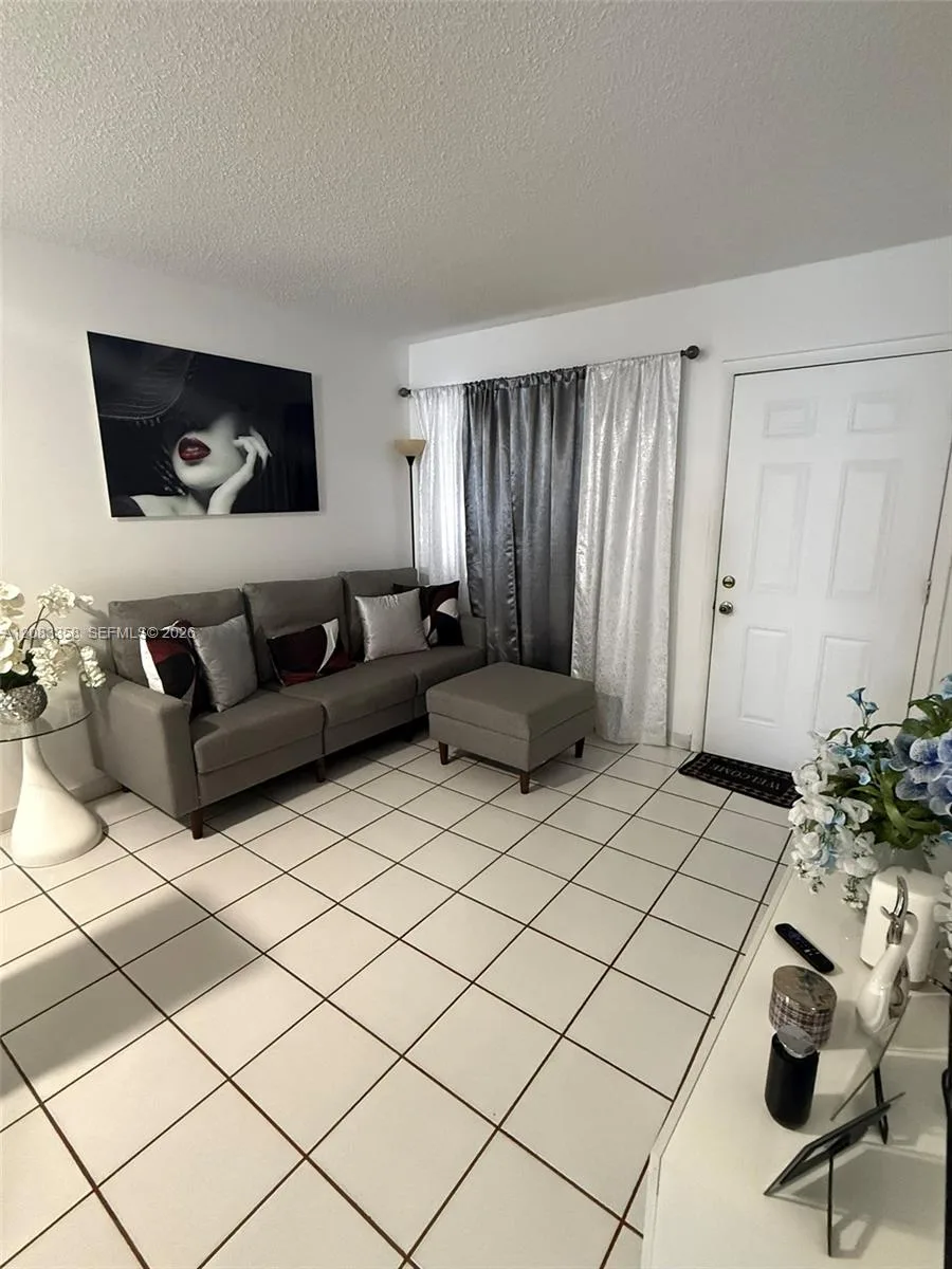 5420 W 21st Ct # 211, Hialeah, FL 33016