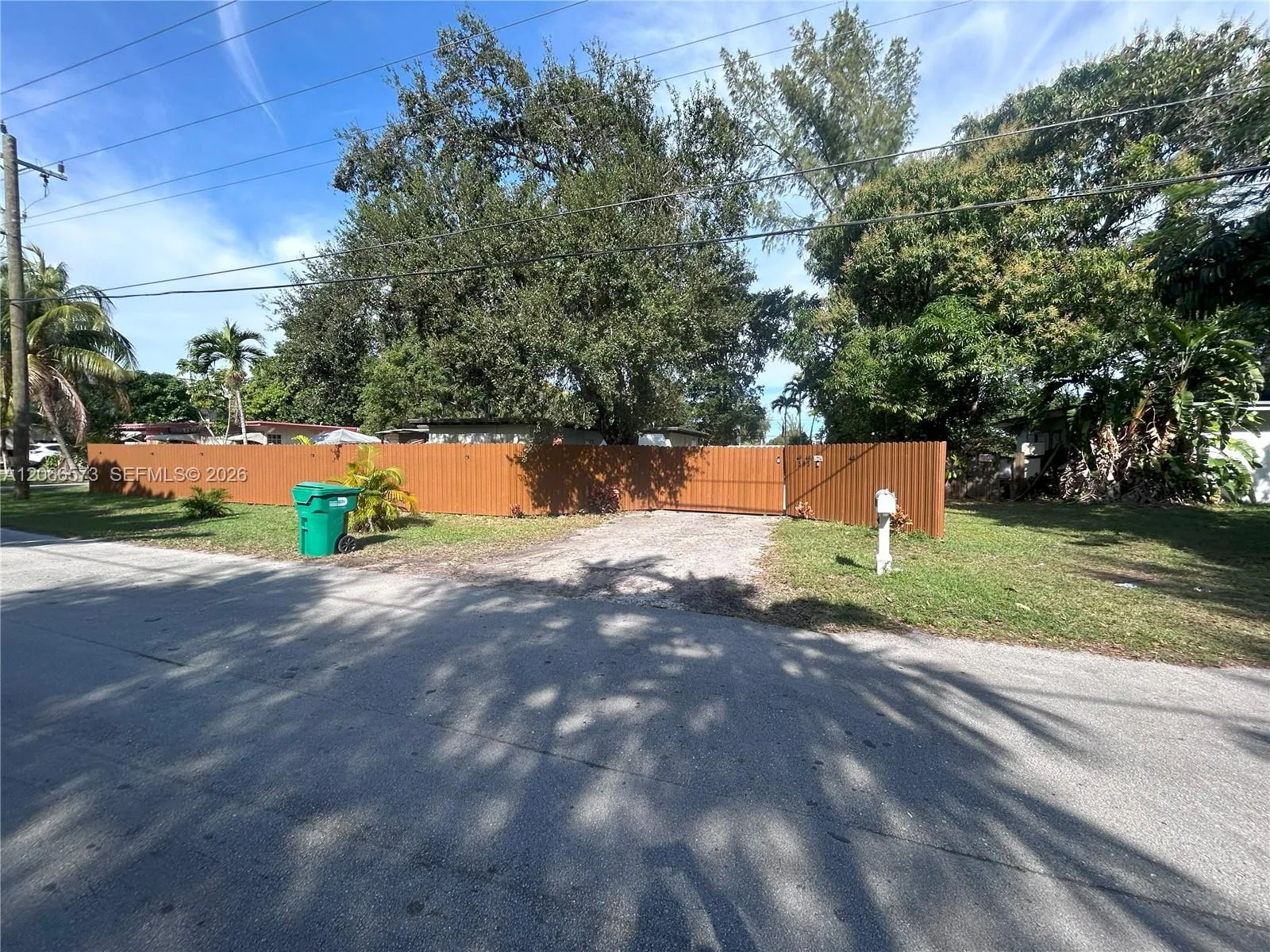 1543 NE 144th St # 1, Miami, FL 33161