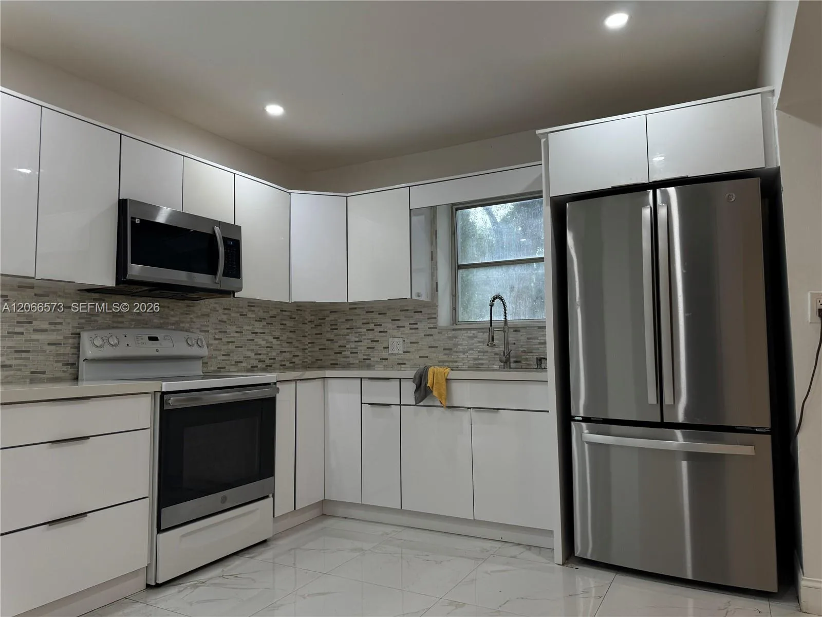 1543 NE 144th St # 1, Miami, FL 33161 photo 2