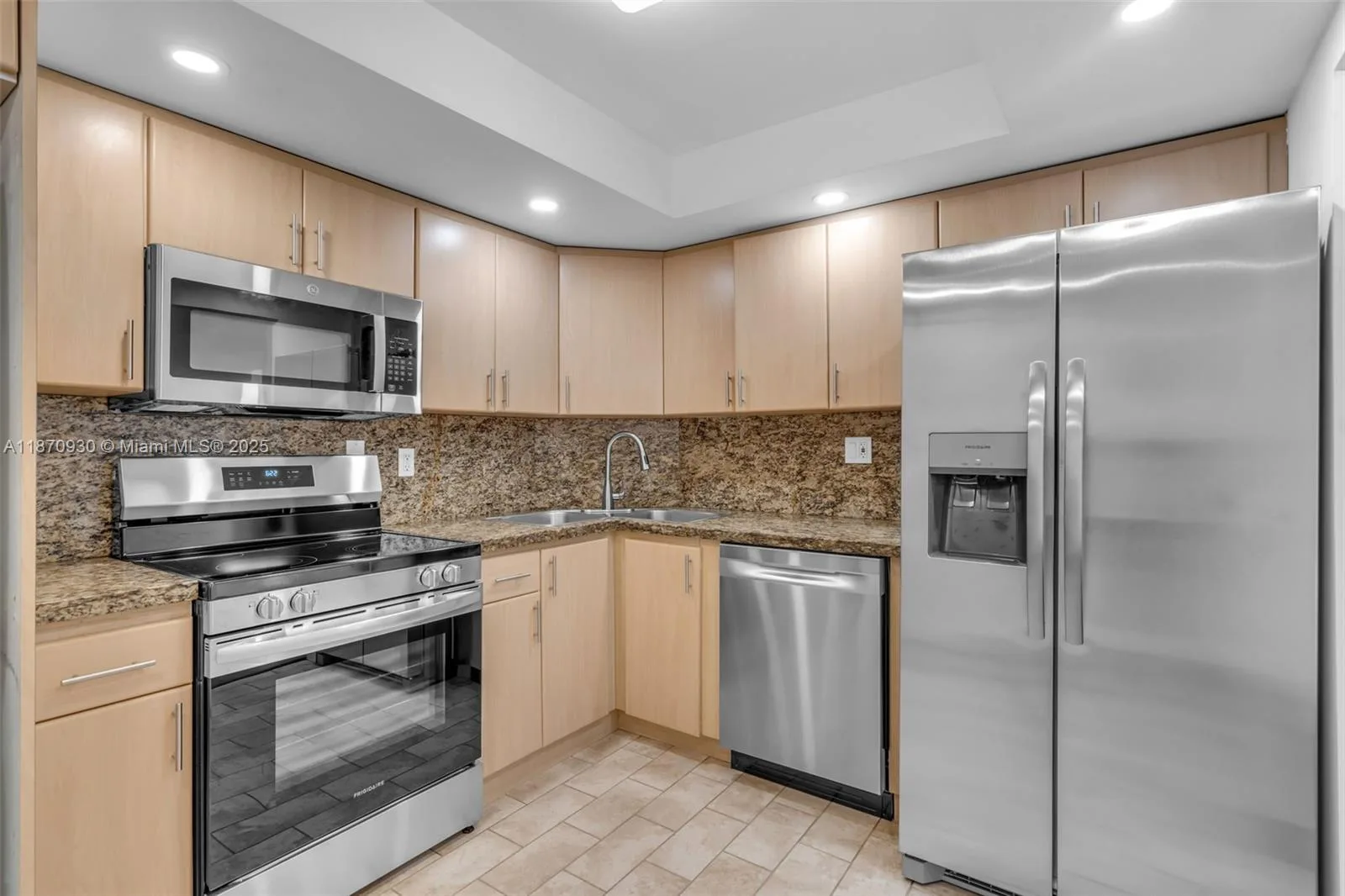 2333 Brickell Ave # 2708, Miami, FL 33129 photo 2