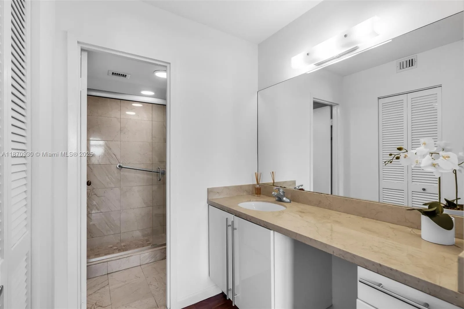 2333 Brickell Ave # 2708, Miami, FL 33129 photo 4