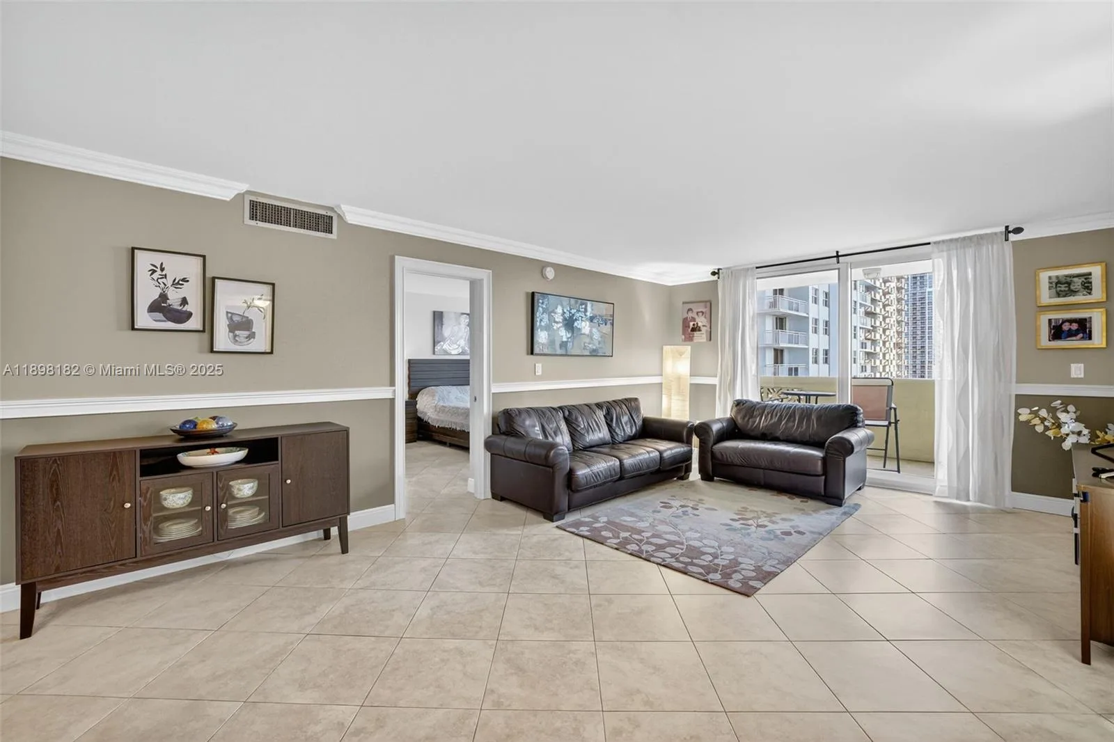 1833 S Ocean Dr # 1004, Hallandale Beach, FL 33009 photo 11