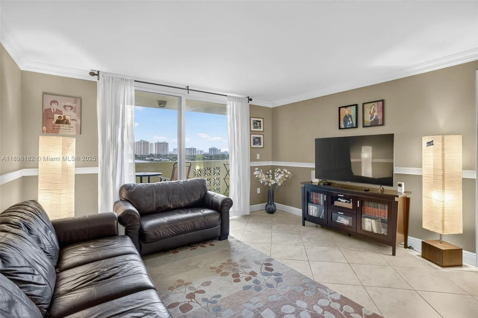 1833 S Ocean Dr # 1004, Hallandale Beach, FL 33009 photo 2