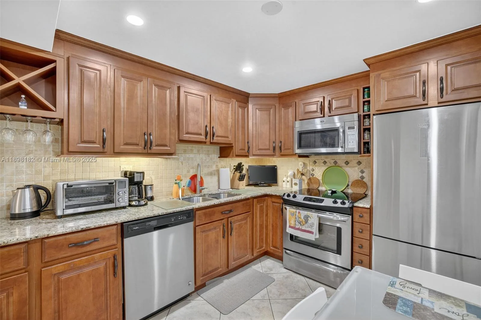 1833 S Ocean Dr # 1004, Hallandale Beach, FL 33009 photo 4