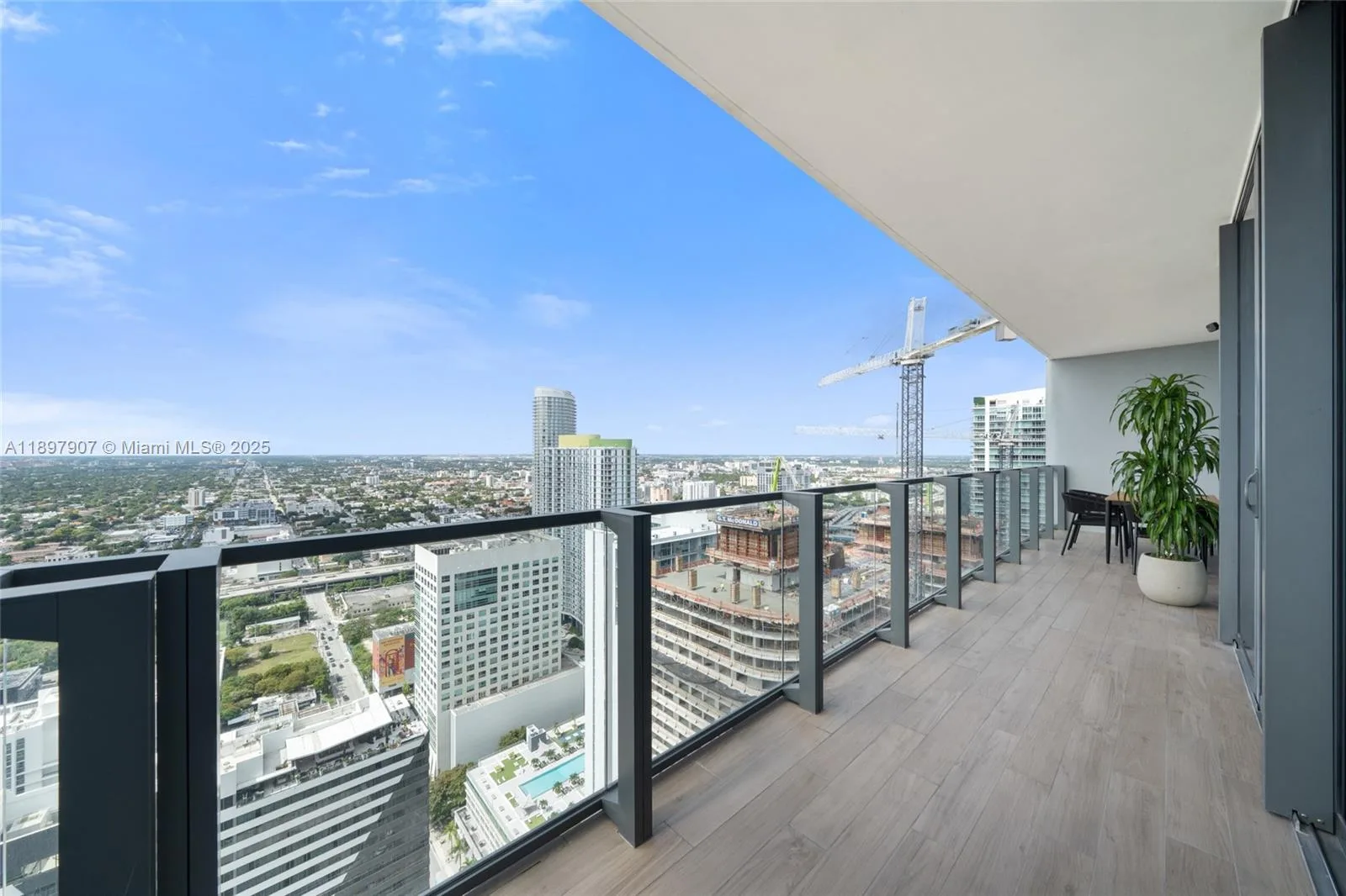 88 SW 7th St # 3910, Miami, FL 33130 photo 13