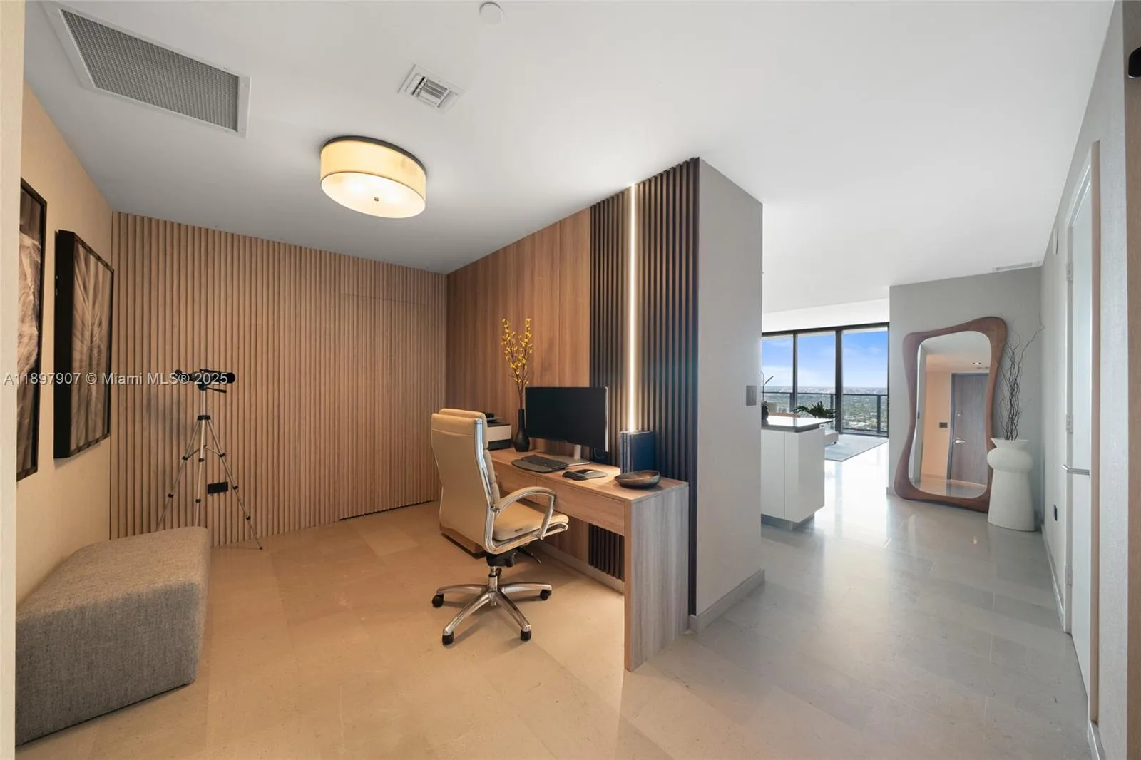 88 SW 7th St # 3910, Miami, FL 33130 photo 4