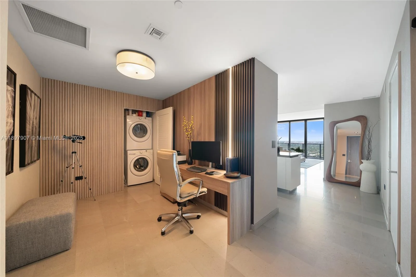 88 SW 7th St # 3910, Miami, FL 33130 photo 5