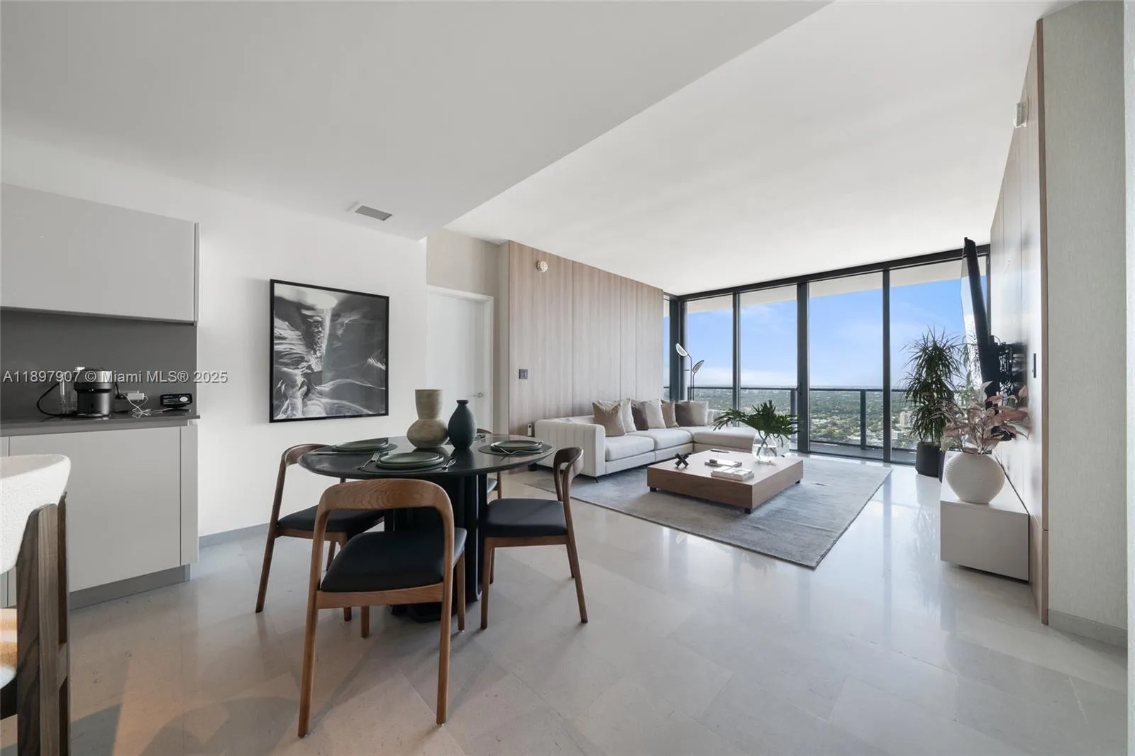 88 SW 7th St # 3910, Miami, FL 33130 photo 9