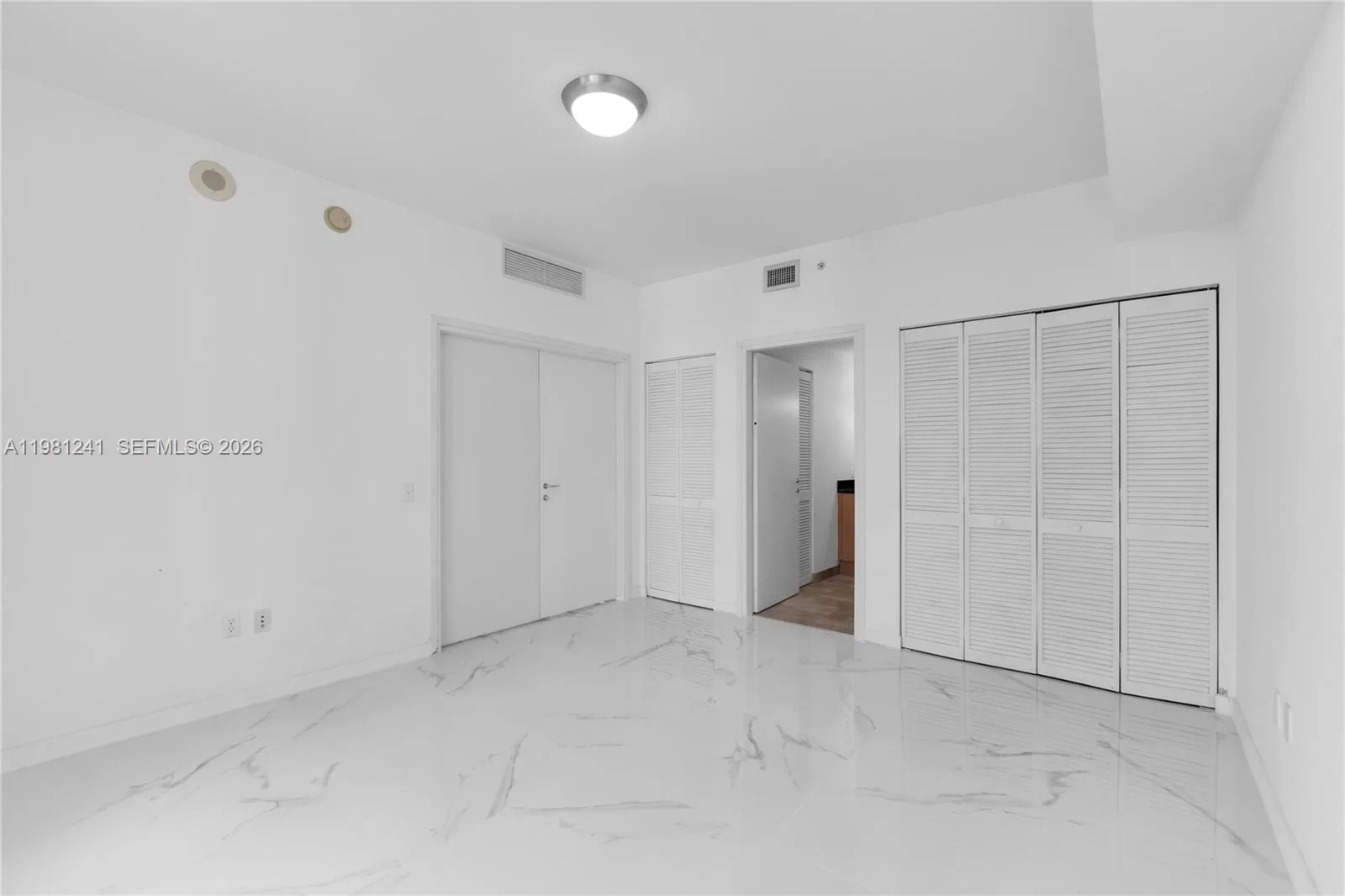 300 S BISCAYNE BL # T-3309, Miami, FL 33131 photo 11