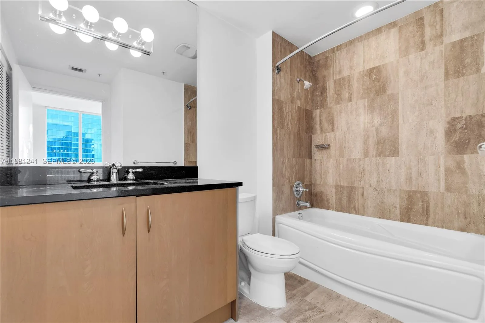 300 S BISCAYNE BL # T-3309, Miami, FL 33131 photo 13