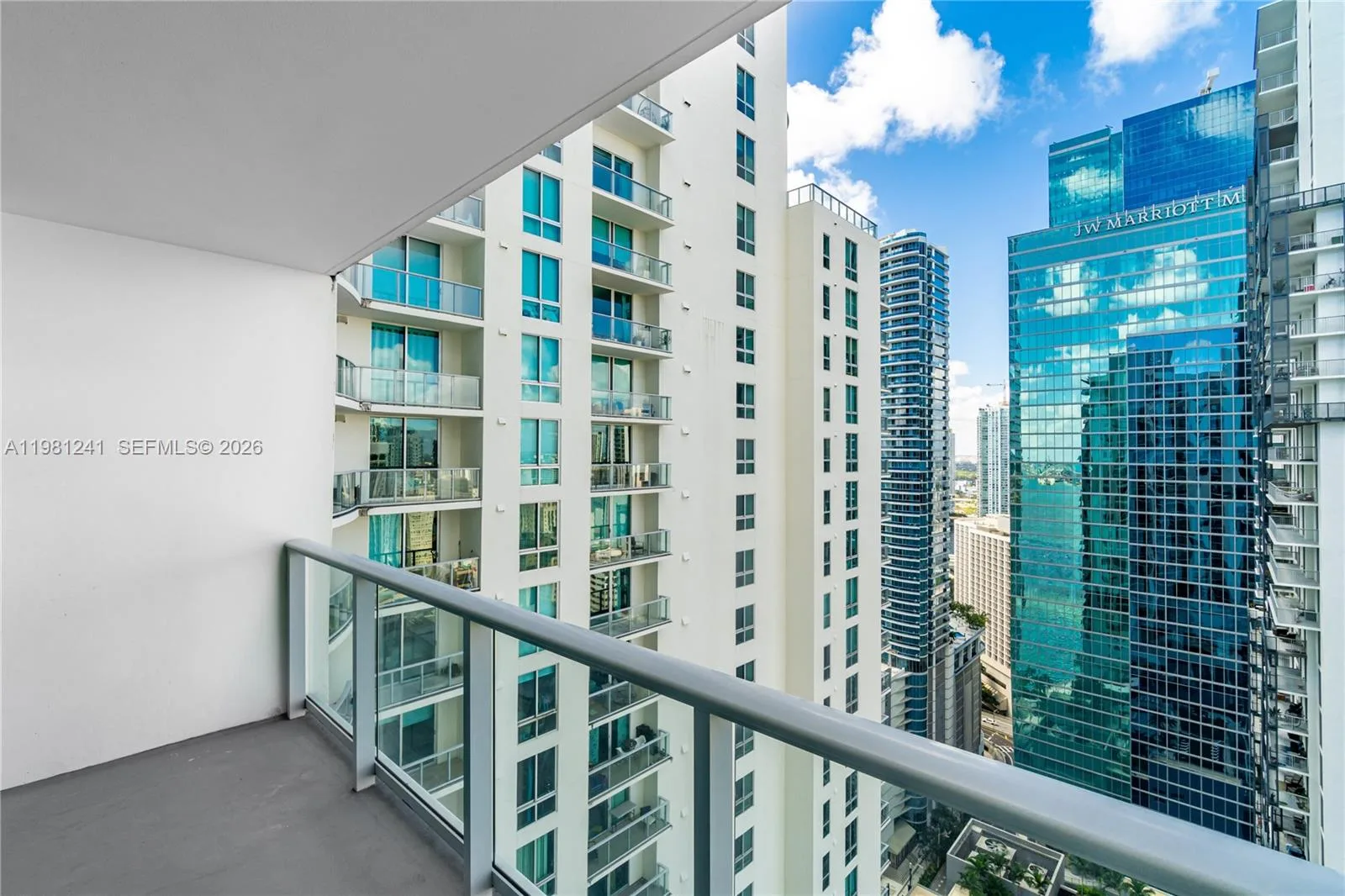 300 S BISCAYNE BL # T-3309, Miami, FL 33131 photo 2