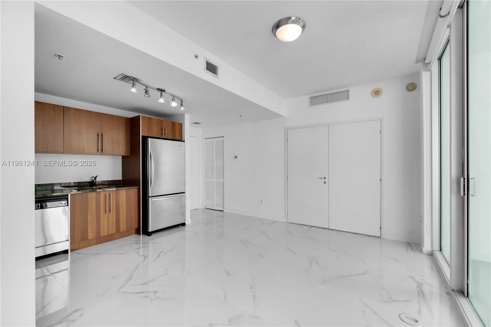 300 S BISCAYNE BL # T-3309, Miami, FL 33131 photo 6