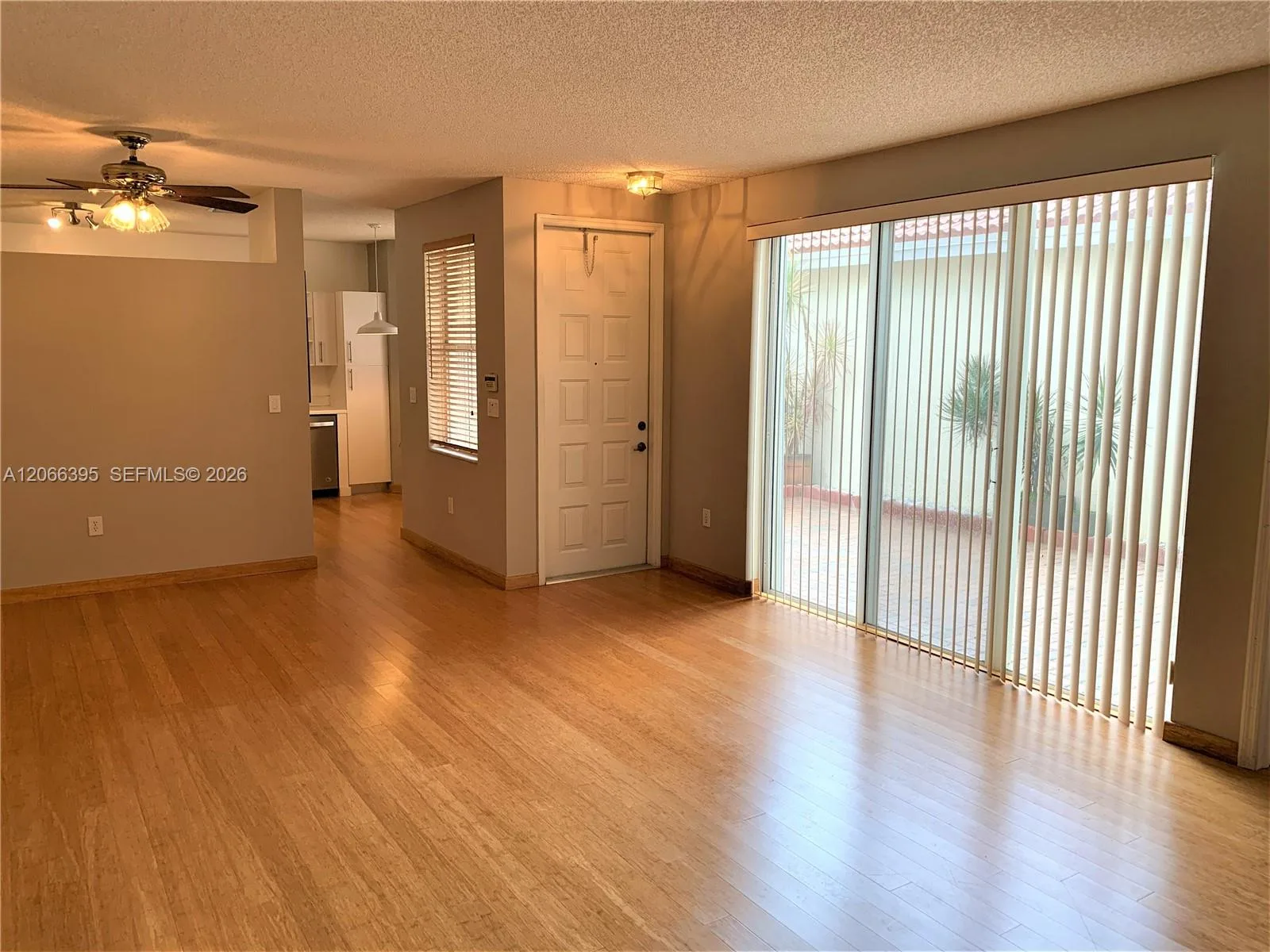1130 Buttonwood Ln # -, Hollywood, FL 33019 photo 2