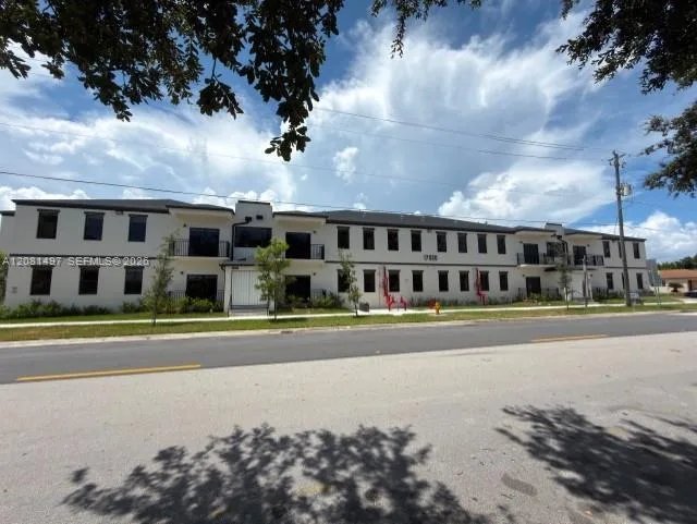 17020 SW 104th Ave # 204, Miami, FL 33157