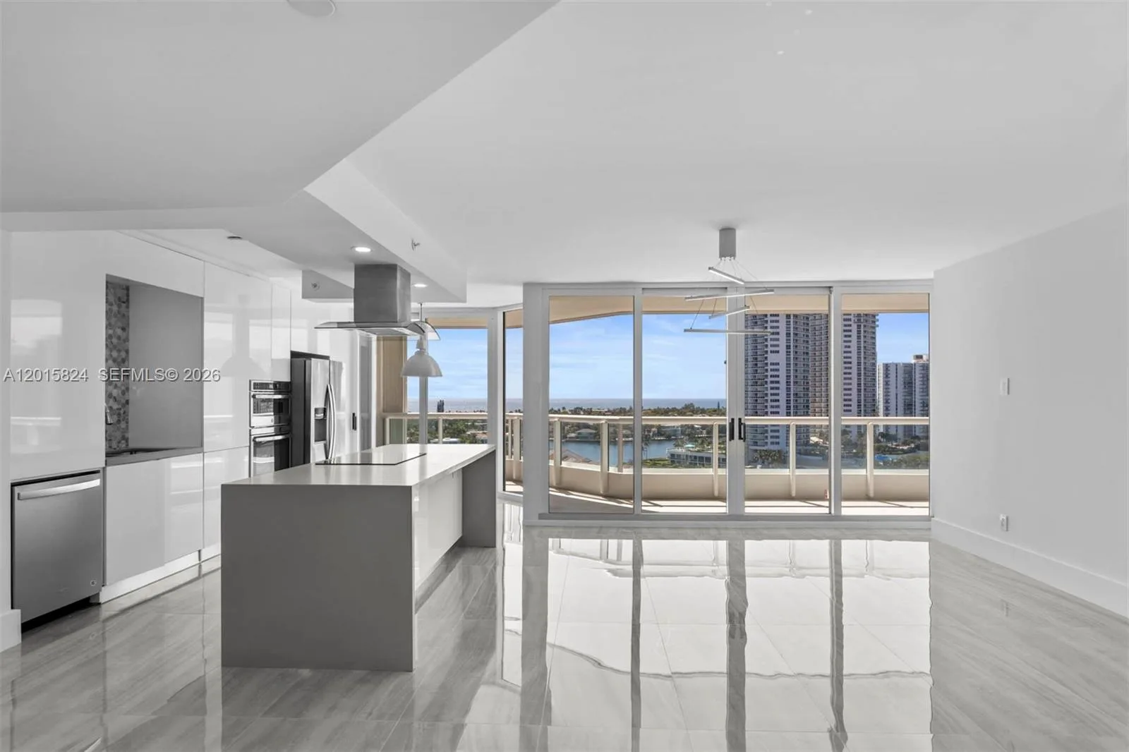 21055 Yacht Club Dr # 1409, Aventura, FL 33180 photo 2
