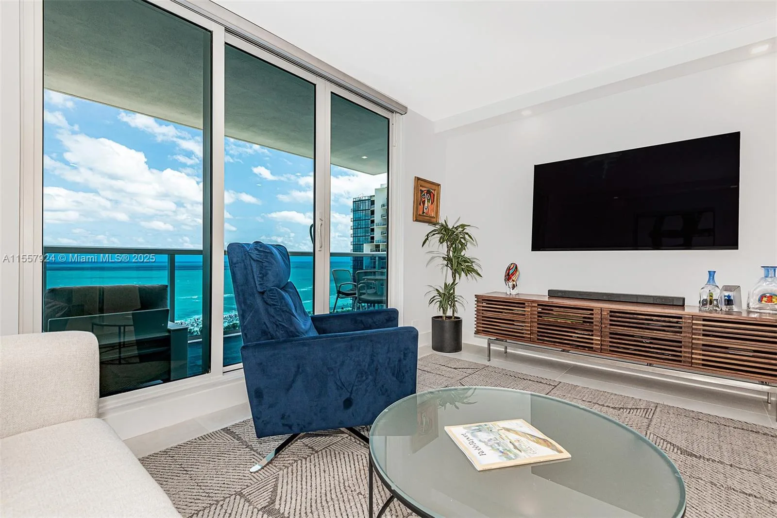 2301 Collins Ave # 1440, Miami Beach, FL 33139 photo 4