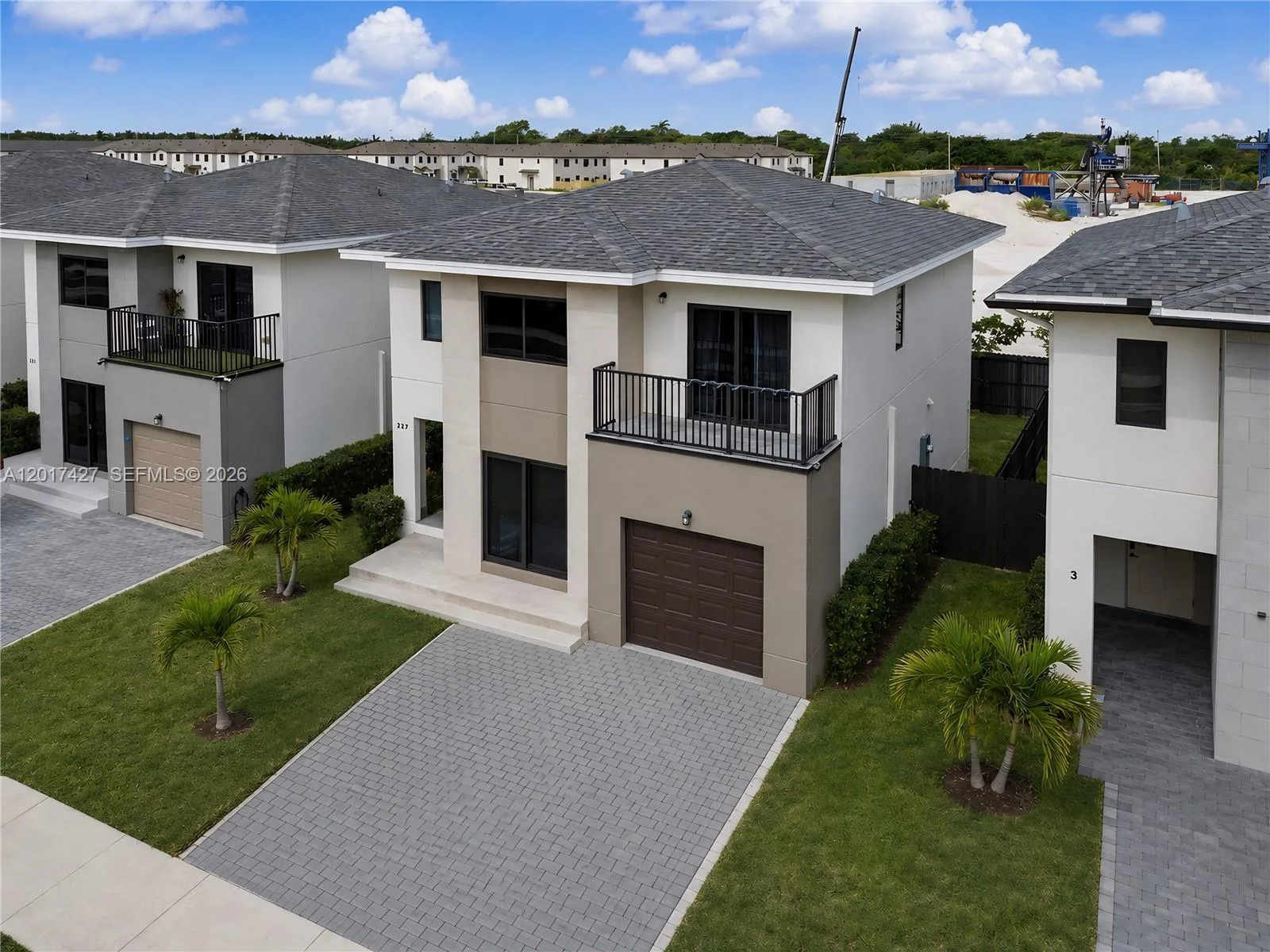 227 NW 13th Pl, Florida City, FL 33034 photo 2