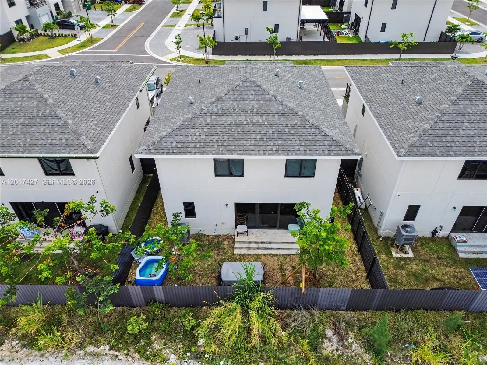 227 NW 13th Pl, Florida City, FL 33034 photo 3