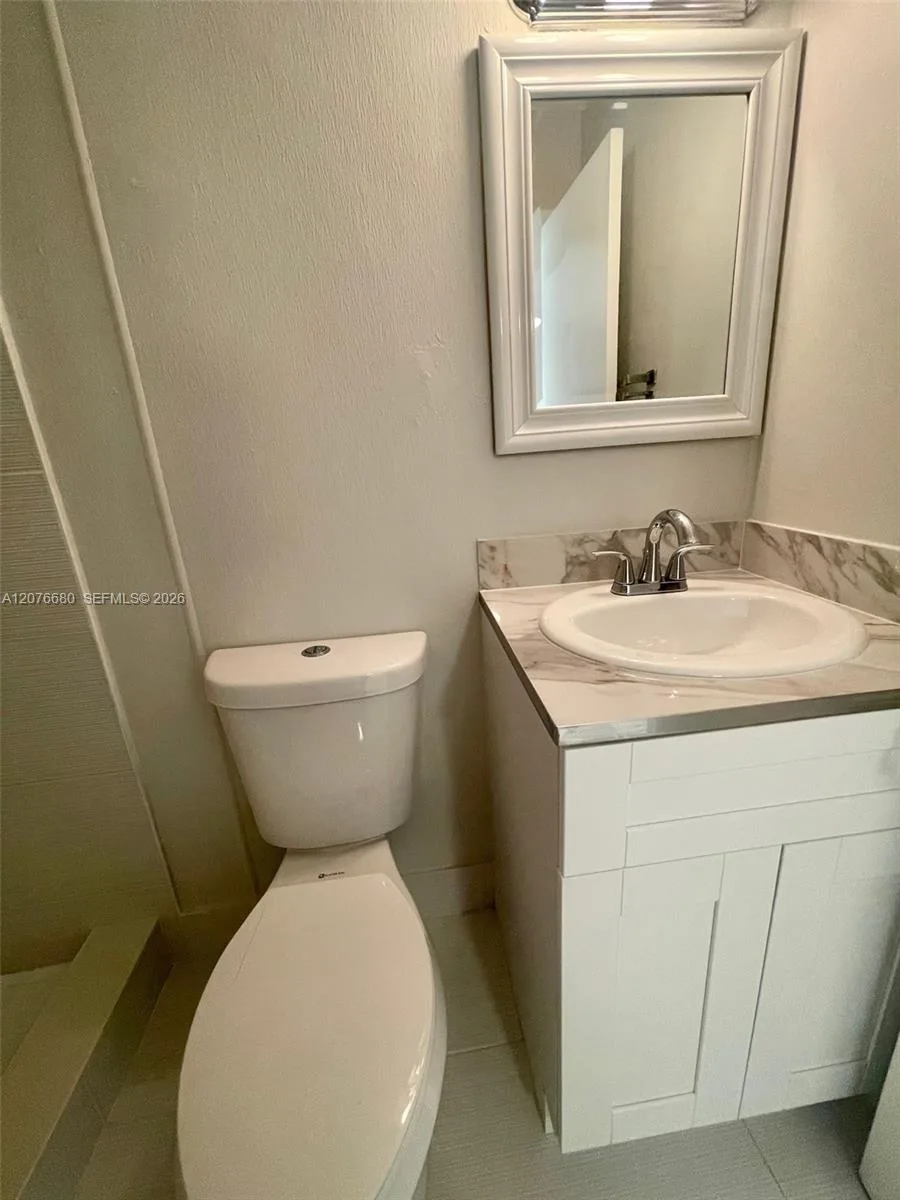 1077 SE 22nd Ave # N8, Pompano Beach, FL 33062 photo 12