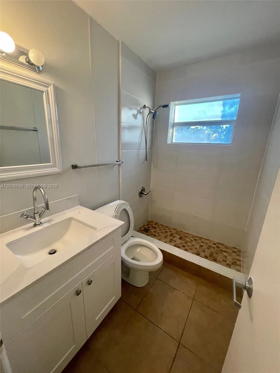 1077 SE 22nd Ave # N8, Pompano Beach, FL 33062 photo 6