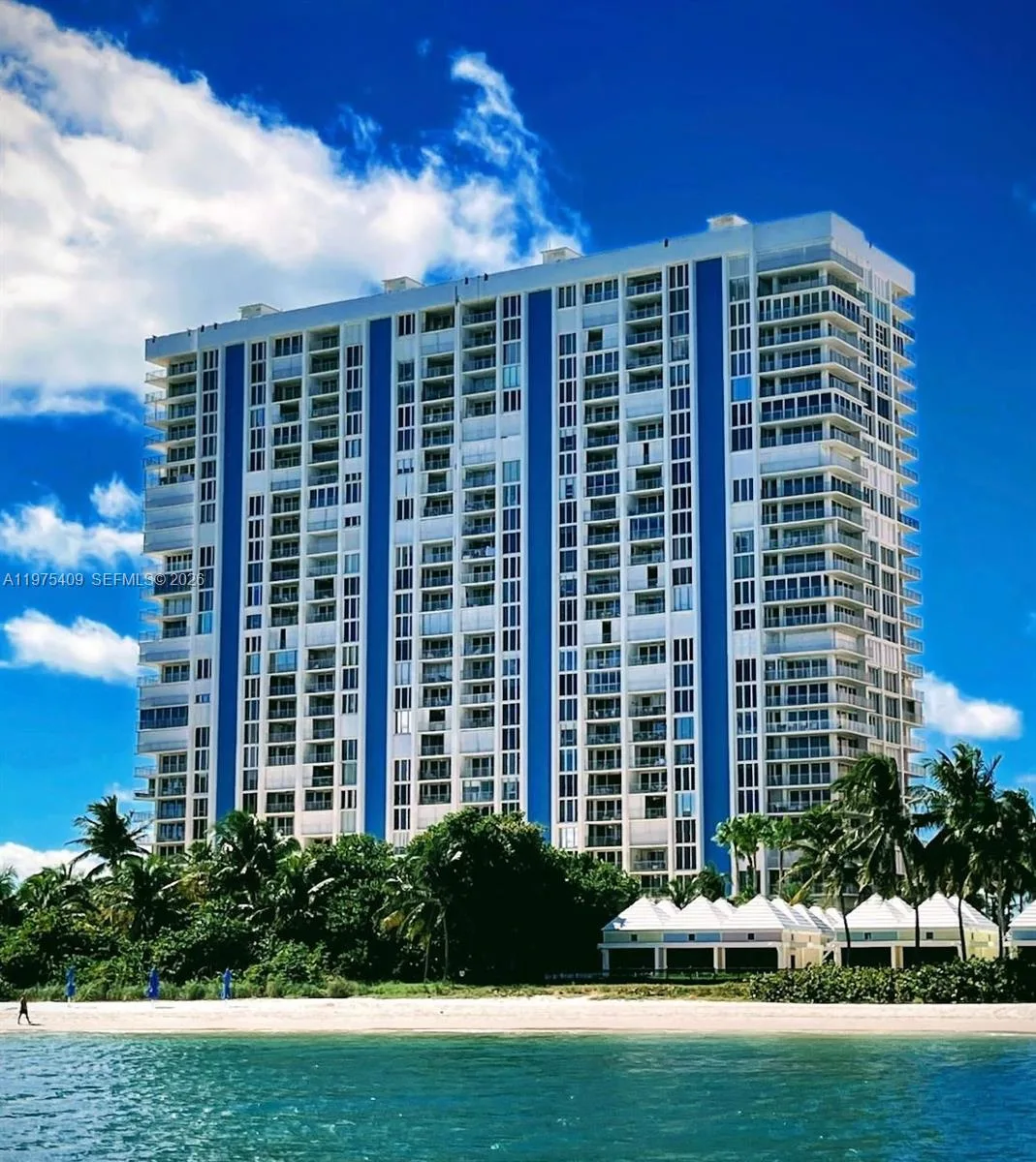 881 Ocean Dr # TH7, Key Biscayne, FL 33149