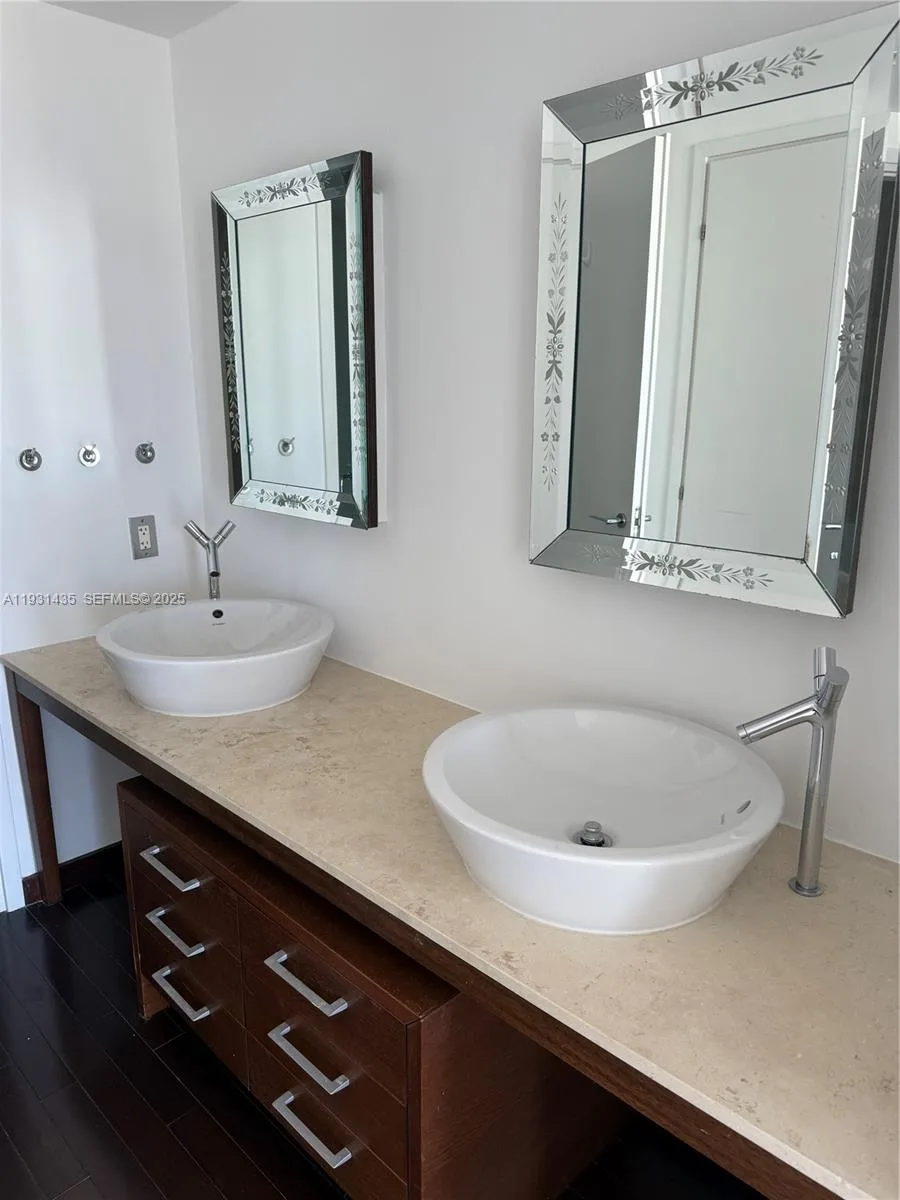 450 Alton Rd # 2508, Miami Beach, FL 33139 photo 11