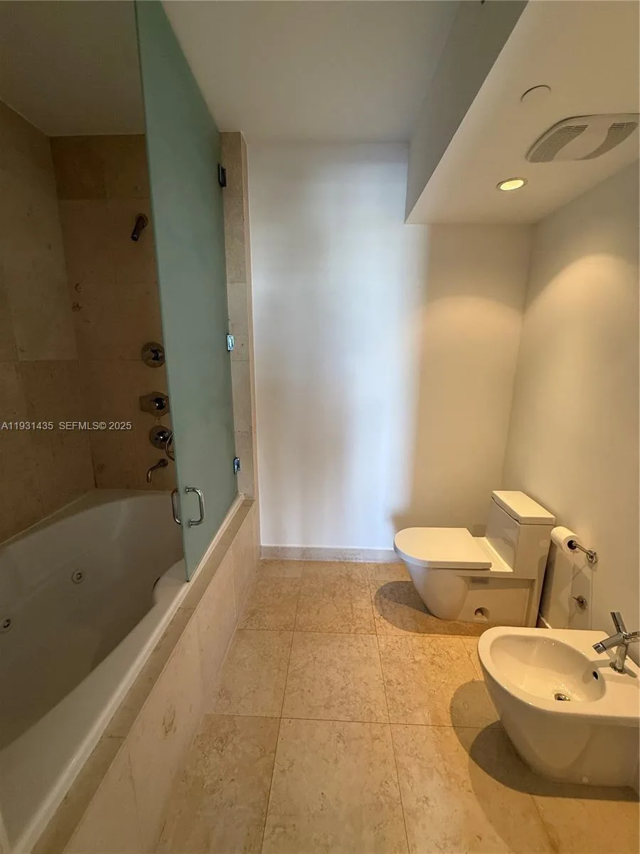 450 Alton Rd # 2508, Miami Beach, FL 33139 photo 12