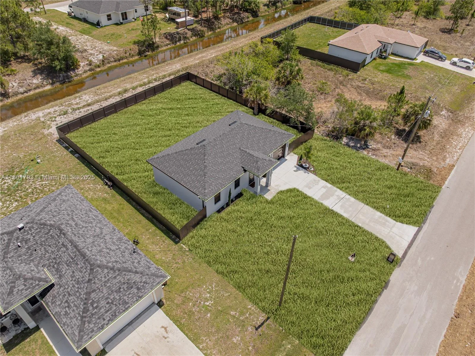 1015 E WINTERS ST, Lehigh Acres, FL 33974 photo 4