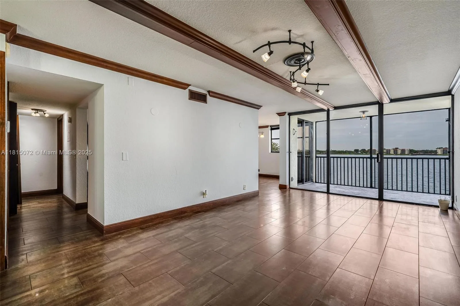 106 Lake Emerald Dr # 210, Oakland Park, FL 33309 photo 2
